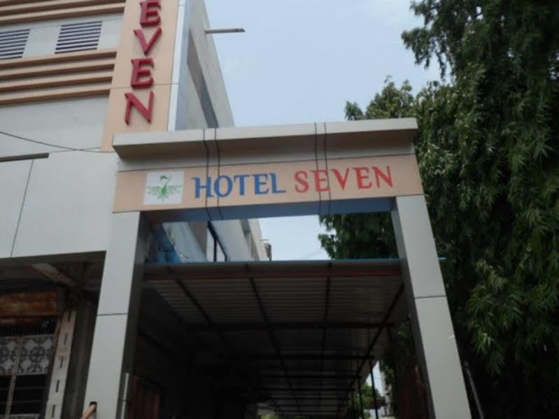אחמדאבאד Hotel Seven מראה חיצוני תמונה